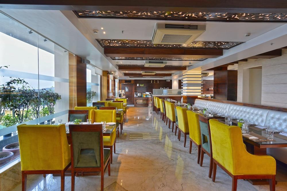 Hotel Hyatt Centric Rajpur Road