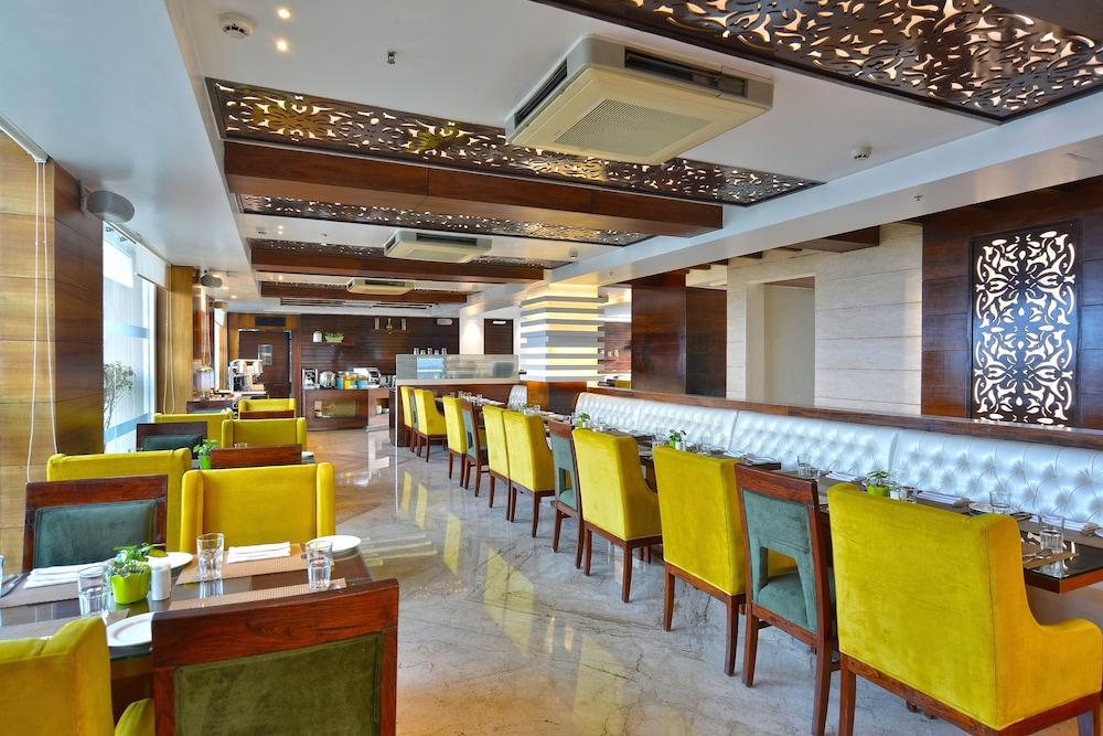 Hotel Hyatt Centric Rajpur Road